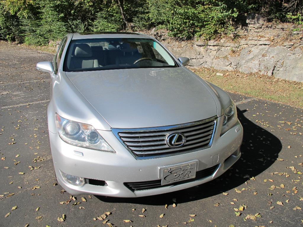 2012 Lexus LS L's photo