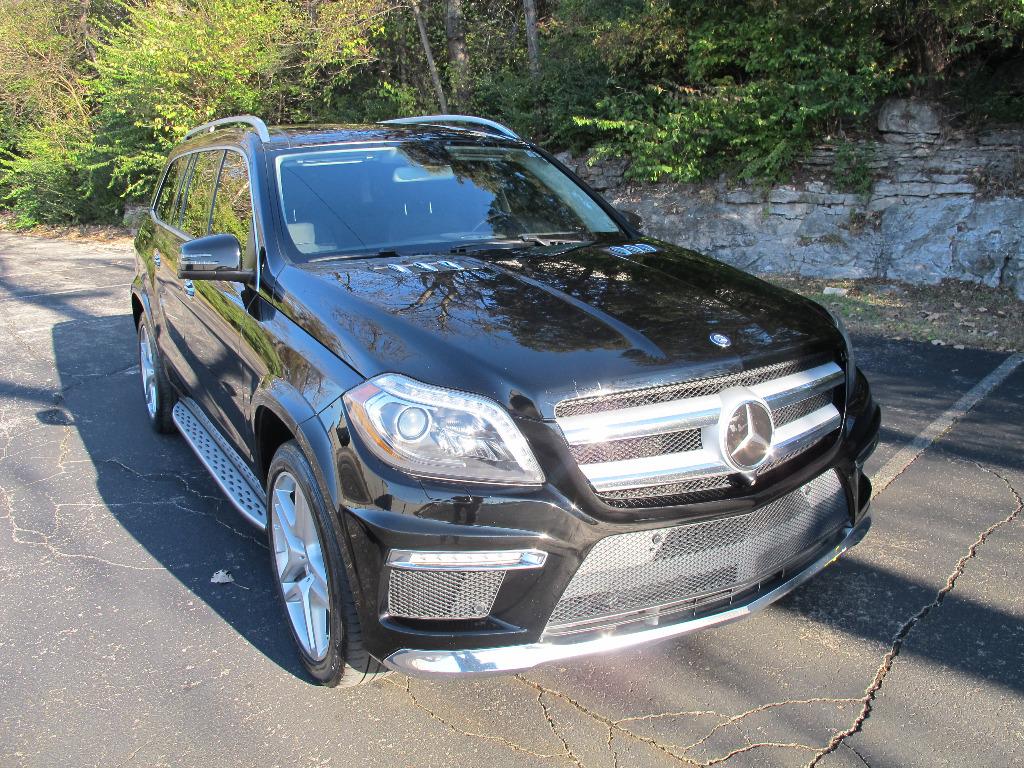 2016 Mercedes-Benz GL-Class GL550's photo